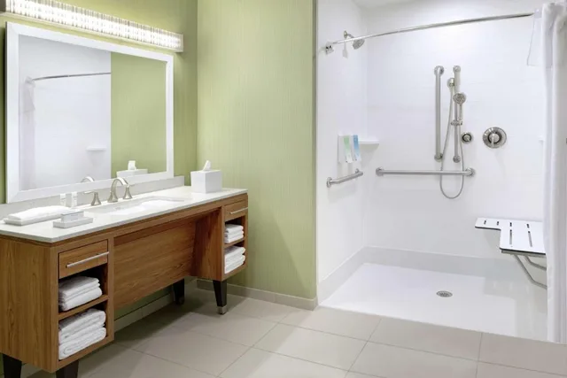 جناح بسرير كينج مع أريكة لذوي الإعاقة، Home2 Suites By Hilton Prattville 2/4