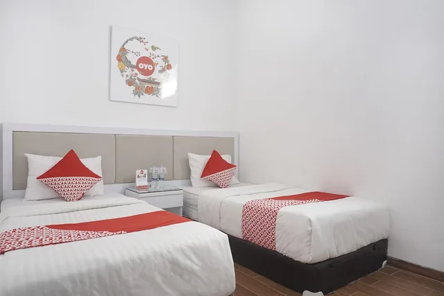 Deluxe, Twin Beds, Royal Homy Syariah 2/3
