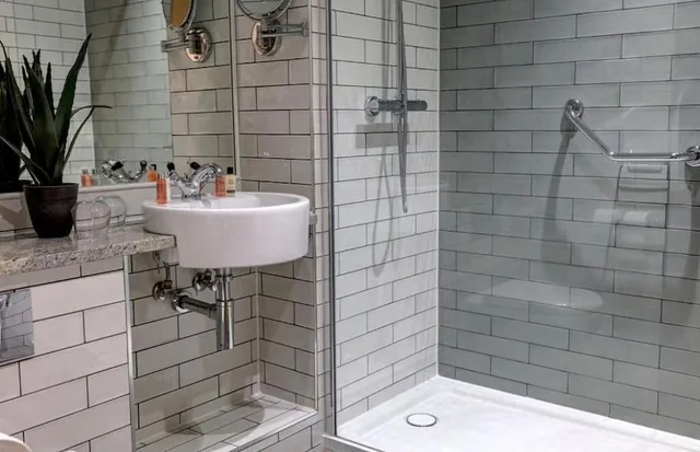 Comfort, Twin Beds, The New Hobbit Hotel 4/5