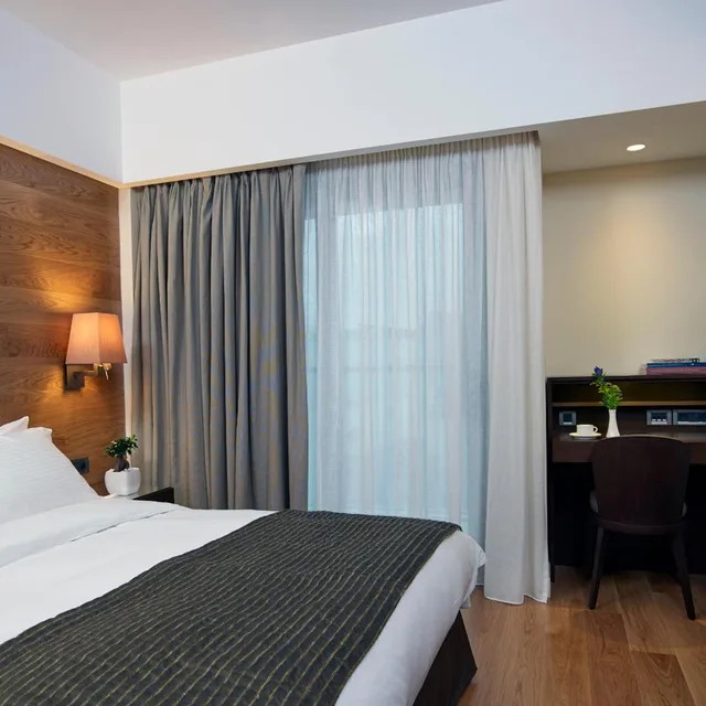 Standard, Double or Twin Bed, Samaria Hotel 4/10