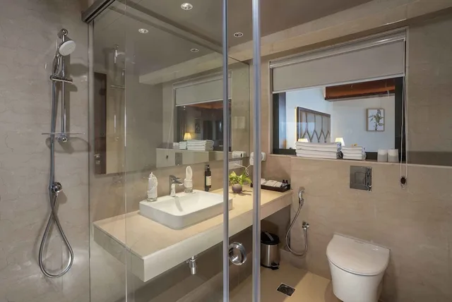 Lounge, Suite, King Bed، Uday Samudra Leisure Beach Hotel 2/2