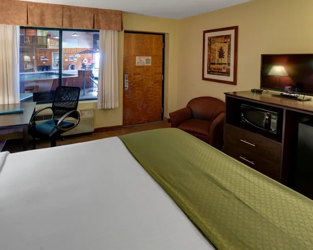 غرفة قياسية بسرير كينج، Quality Inn Ashland Lake Superior 4/5