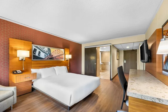Room, King Bed, Radisson Hotel La Crosse 1/10