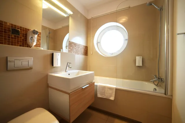 شقة بسريرين منفصلين بشرفة بمطبخ صغير، Golden Tulip Miedzyzdroje Residence 6/6