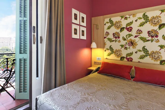 غرفة بسرير مزدوج أو سريرين منفصلين بإطلالة، Hotel Ginebra 4/8