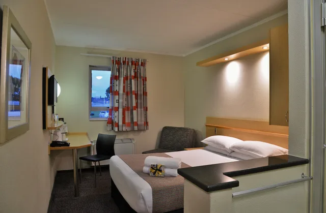 غرفة بسرير مزدوج، Road Lodge Carnival City 2/10