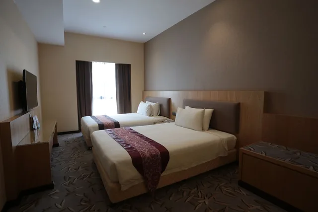 Deluxe Twin, Imperial Riverbank Hotel 1/2