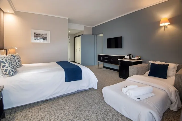 غرفة عائلية بسرير مزدوج، The Commodore Hotel 4/10
