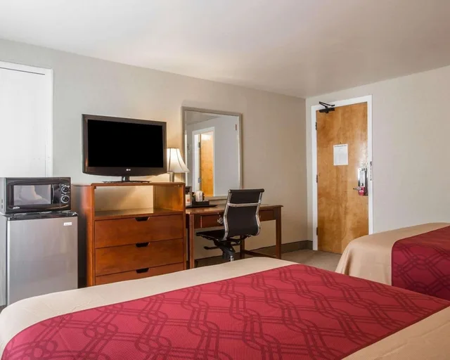 غرفة قياسية بسريرين مزدوجين، Econo Lodge Lakes Region 4/4
