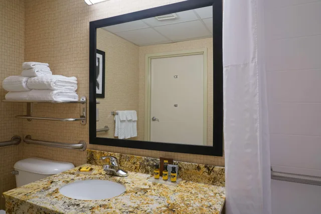 Room, King Bed, Best Western Plus Morristown Conference Center 7/8
