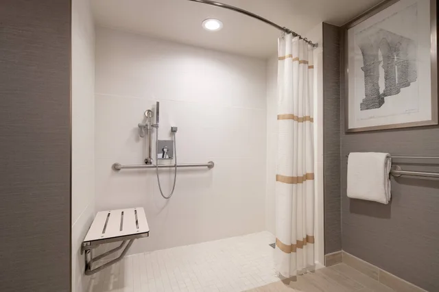 غرفة بسريرين كوين، Marriott Riverside at the Convention Center 5/5