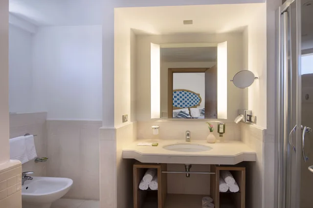 Family, 1 Double and 3 Single Beds، Vivosa Apulia Resort 5/6