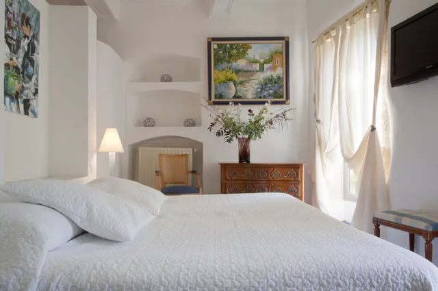 Superior, Double Bed, Hostellerie Le Castellas 2/3