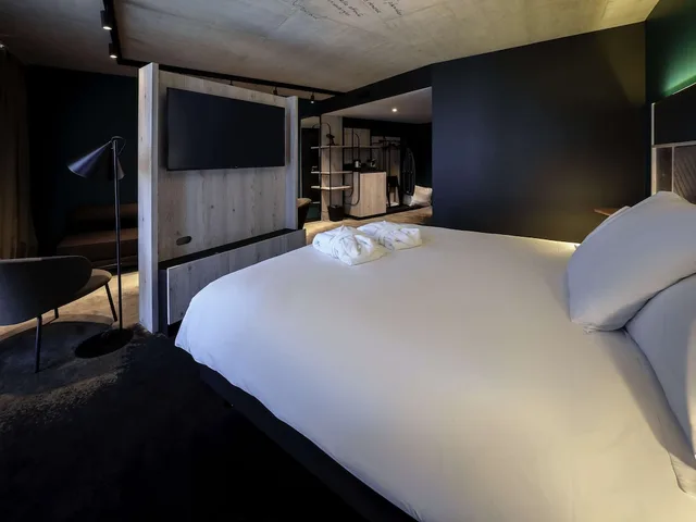Lounge, Junior Suite, King Bed, Sofa، Mercure Hotel Delemont 8/9