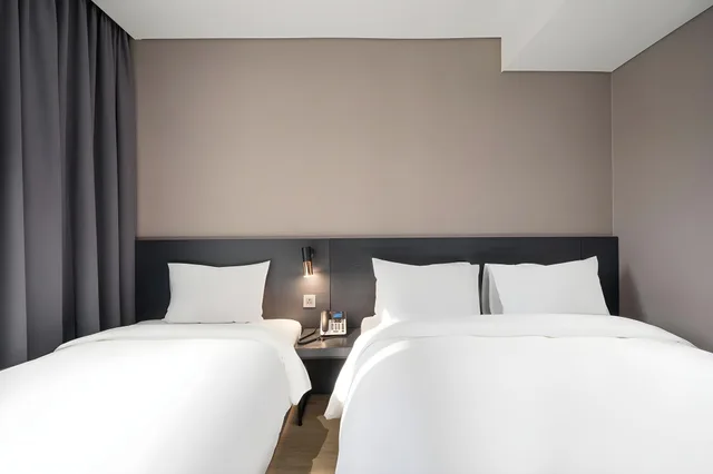 Suite, Multiple Beds, City View، Rivertain Hotel Gyeongju 1/2