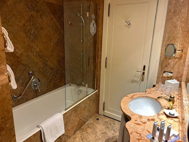غرفة سوبيريور بسريرين منفصلين، Excelsior Palace Portofino Coast 6/6