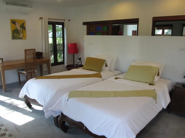 2 Bedrooms, Family Suite, Queen and Twin Beds, Lake Side, Garden View، Jasmine Hill Lodge 5/6