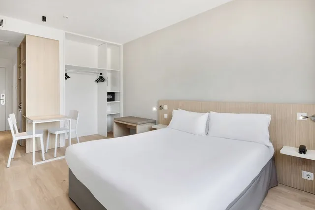 غرفة بسرير كوين، B&B HOTEL Barcelona Sant Cugat 2/7