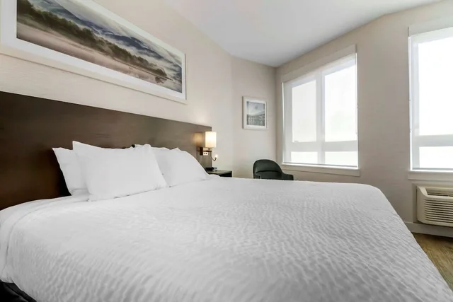 غرفة قياسية بسرير كينج، Quality Inn Nanaimo Downtown 3/10