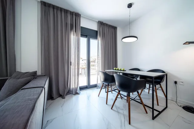 شقة فاخرة بشرفة بـ3 غرف نوم، Heritage Boutique Apartments 8/10