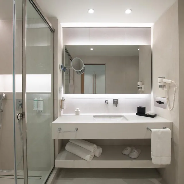 غرفة سوبيريور بسريرين منفصلين بمسبح خاص، Neptune Luxury Resort 4/5