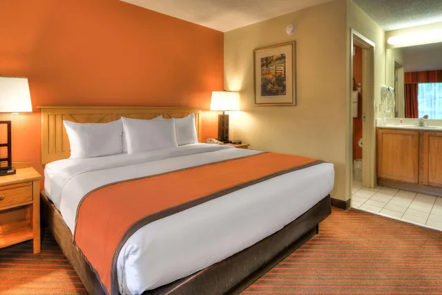 غرفة بسرير مزدوج، Econo Lodge Pigeon Forge Riverside 3/9