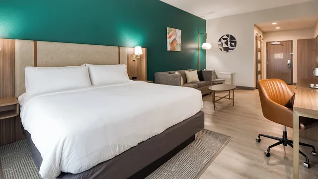 غرفة قياسية بسرير مزدوج، Holiday Inn Nashville Airport, an IHG Hotel 3/9