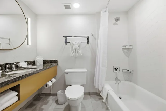 غرفة بسريرين كوين لذوي الإعاقة، Fairfield by Marriott Inn and Suites Mount Pleasant, WI 3/3