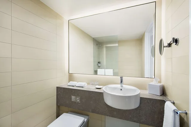 غرفة بسرير كينج في طابق مرتفع، HYATT REGENCY SYDNEY 2/2