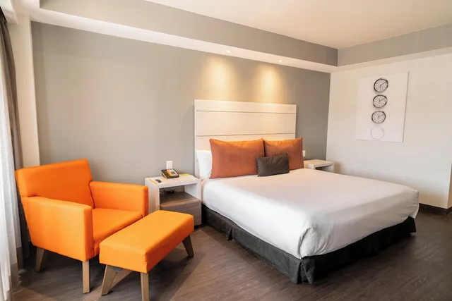 غرفة تنفيذية بسرير كينج، Real Inn Tijuana by Camino Real Hotels 4/6
