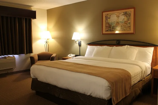 Room, King Bed, Accessible, Red Lion Inn & Suites Grimes 2/3