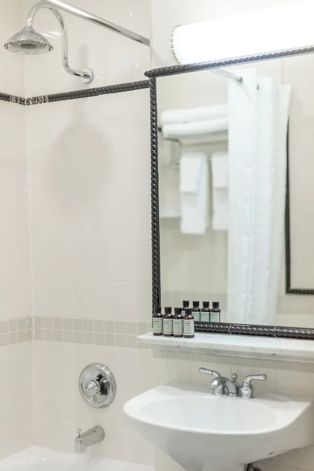 غرفة تنفيذية بسرير كينج، Lord Nelson Hotel And Suites 7/8