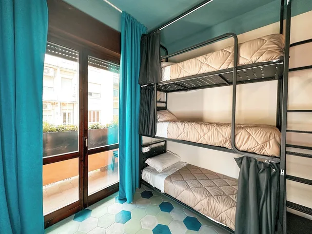 Female Dorm, Female Only, 8 People, 4 Bunk Beds، Ostello Bello 1/6