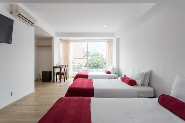 غرفة كلاسيكية ثلاثية بثلاثة أسرّة، Hotel Florencia Plaza 1/4