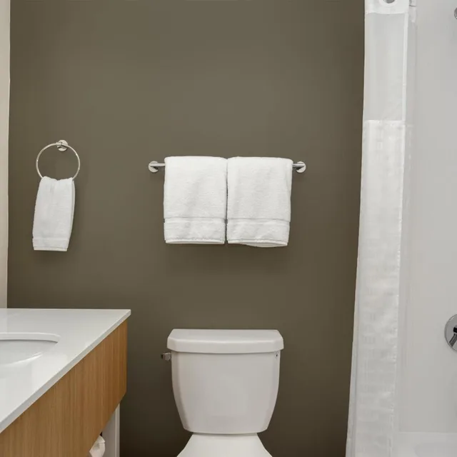 غرفة بسرير كينج وسريرين كوين، Spark by Hilton Toronto Airport 5/5
