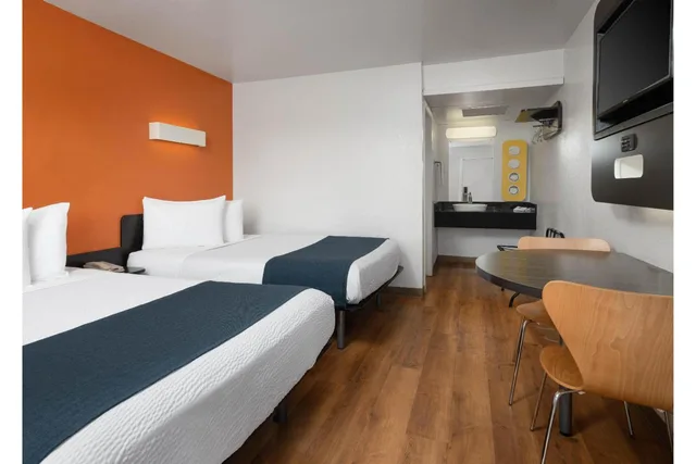 غرفة رباعية بسريرين مزدوجين لذوي الإعاقة، Motel6 Green Bay, WI - Lambeau 1/4