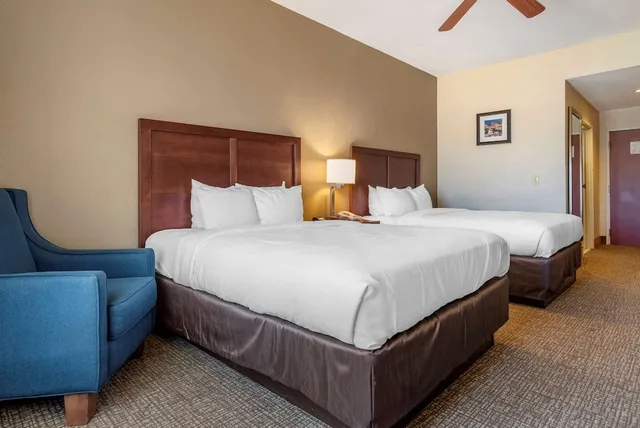 غرفة بسريرين كوين لذوي الإعاقة، Comfort Inn & Suites Clinton - Jackson West 2/4