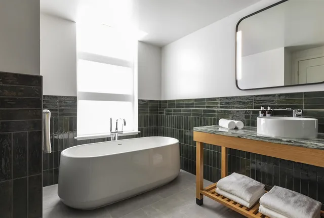 Broadway, Suite, King Bed، Kissel Uptown Oakland, in the Unbound Collection by Hyatt 7/10