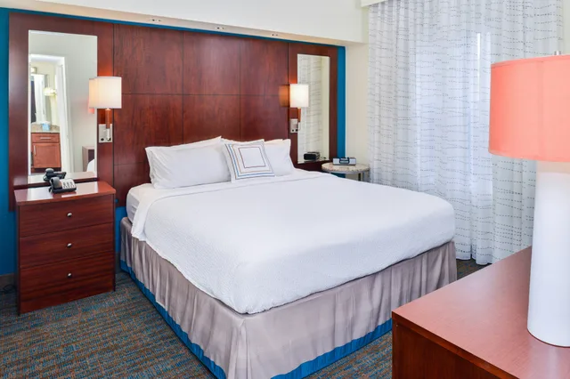 Room, Residence Inn by Marriott Harrisonburg 2/3