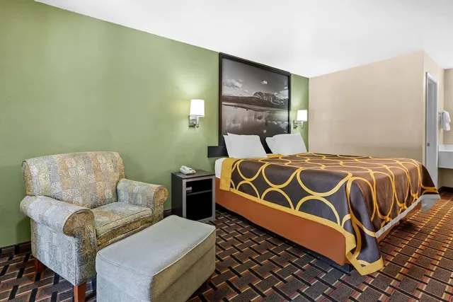 غرفة قياسية بسرير كينج، Super 8 by Wyndham Acworth/Atlanta Area GA 4/10
