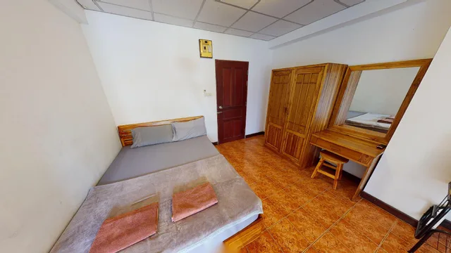 Room, Queen Bed, Soi 5 Apartment 2/2