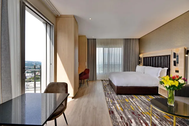شقة بشرفة، Sandton Hotel 1/10