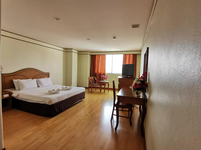 غرفة سوبيريور بسرير مزدوج أو سريرين منفصلين، Morakot Hotel Chumphon 3/9