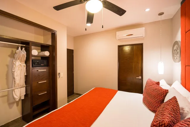 Suite, 2 Beds, Partial Ocean View, Corner, Resorts By Pinnacle 220 2/4