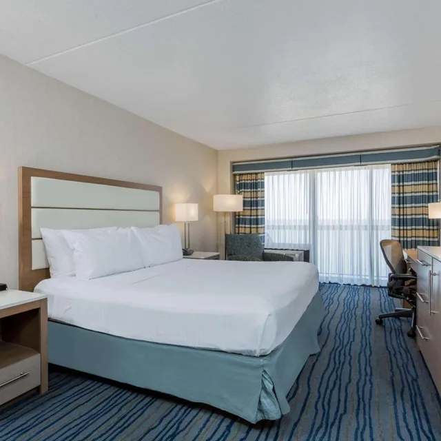 غرفة ديلوكس بسرير كينج، Wyndham Virginia Beach Oceanfront 1/7