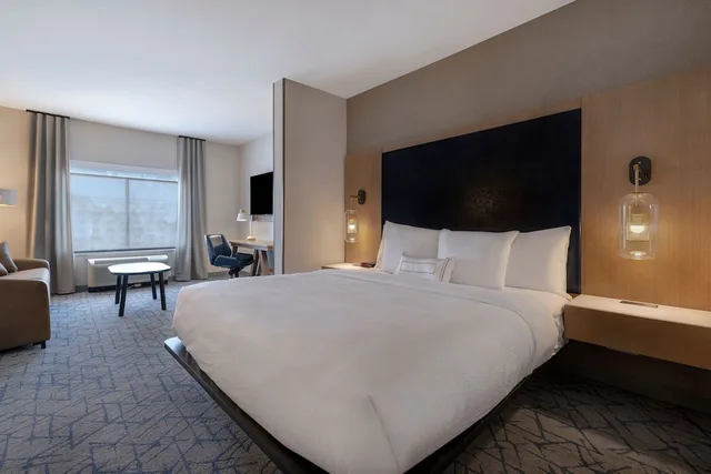 جناح بسرير كينج مع أريكة، Fairfield Inn & Suites by Marriott Denver Airport at Gateway Park 1/5