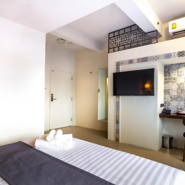غرفة سوبيريور بسرير كينج، Montree Phuket Hotel 2/5