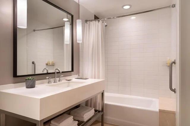 Deluxe, Double Bed, Jw Marriott Los Angeles L A Live 4/5