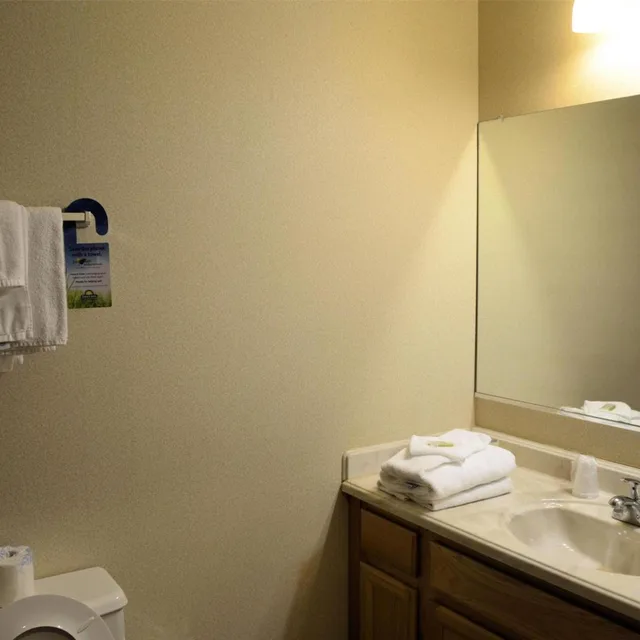 جناح ديلوكس بسرير كوين، Days Inn by Wyndham Luray Shenandoah 5/8