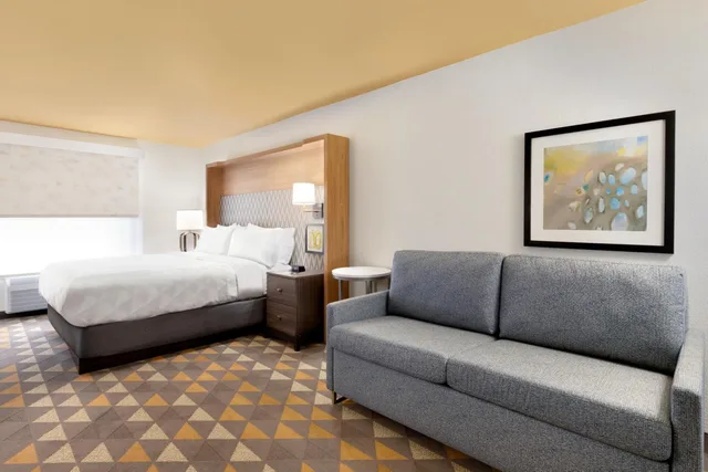غرفة بسرير كينج، Holiday Inn Houston Intercontinental Airport 5/10